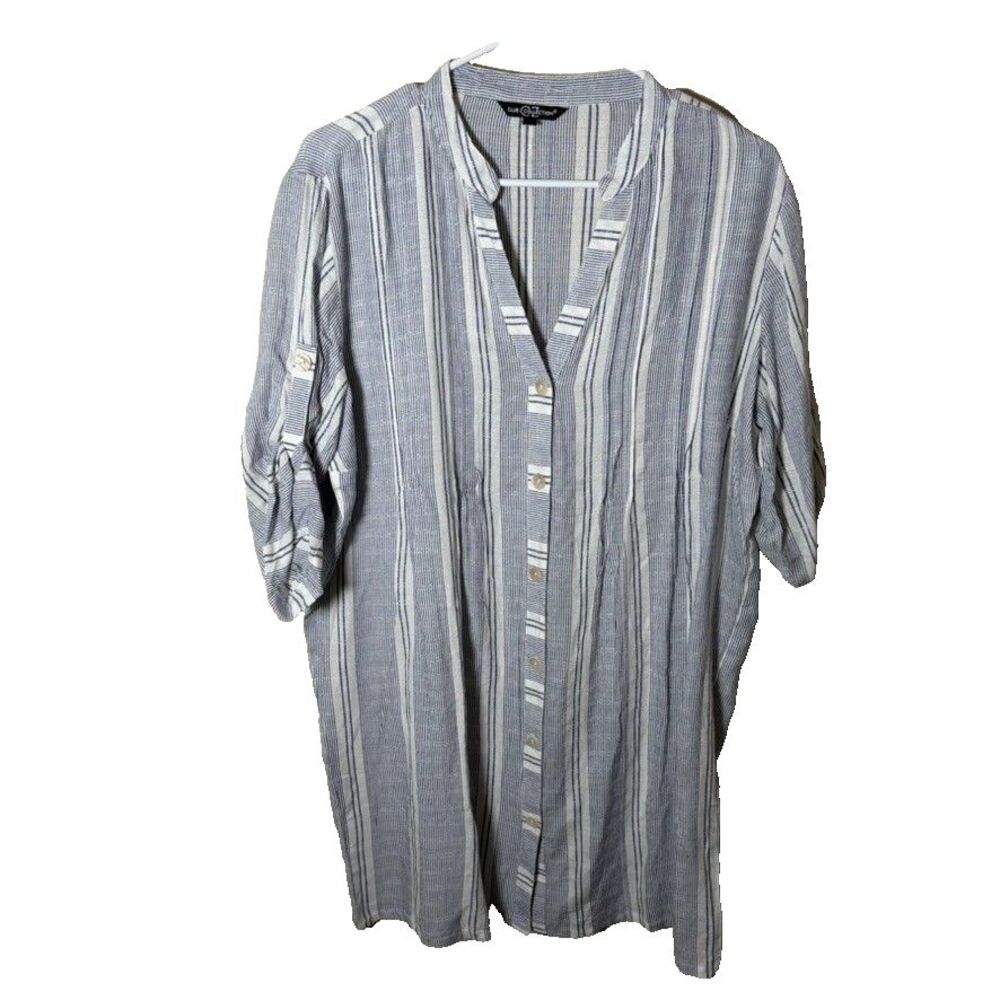 Club Z Collection Dress Women's Medium Shirt Striped Button Up V-Neck Casual